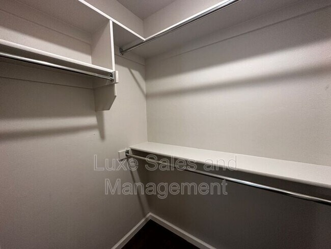 Building Photo - 11416 N Lincoln Blvd