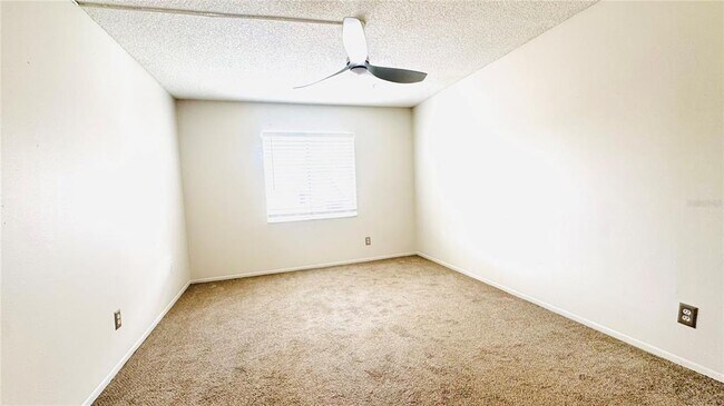 Building Photo - 5501 Pokeweed Ct