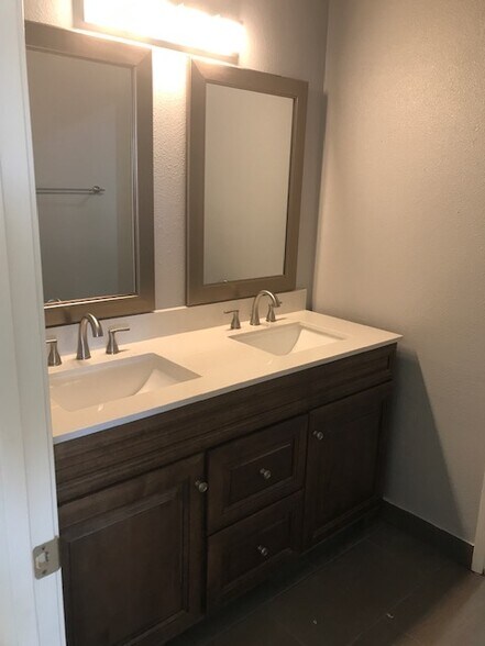 Building Photo - 790 Kootenay Dr