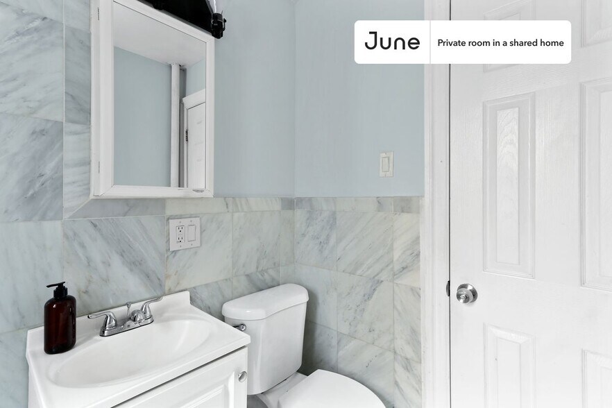 Building Photo - Room in Shared 2 bed/1 bath home