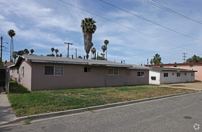 Primary Photo - 4-Units