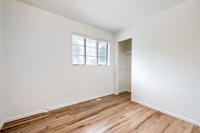 Building Photo - 120 S 42nd St