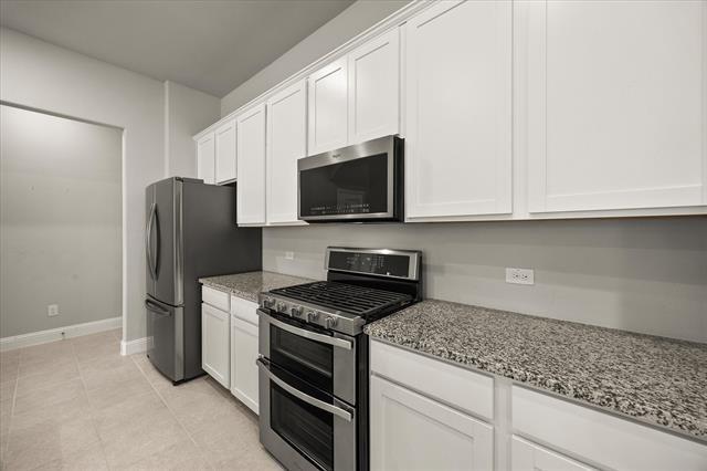 Building Photo - 7621 Sunset Blvd