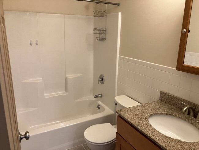 Spacious Bathroom - 3428 Bedminster Rd