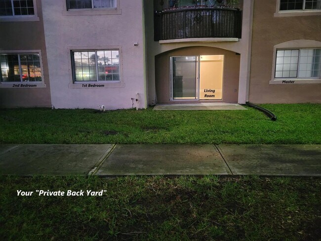 Building Photo - 1400 Crestwood Ct S