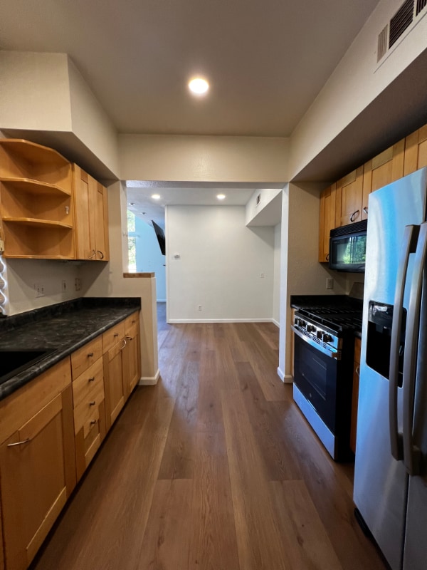 Building Photo - 229 Sunset Dr