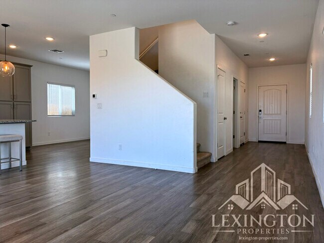 Building Photo - Beautiful Modern, 3BD/2.5BA Home in Rancho...