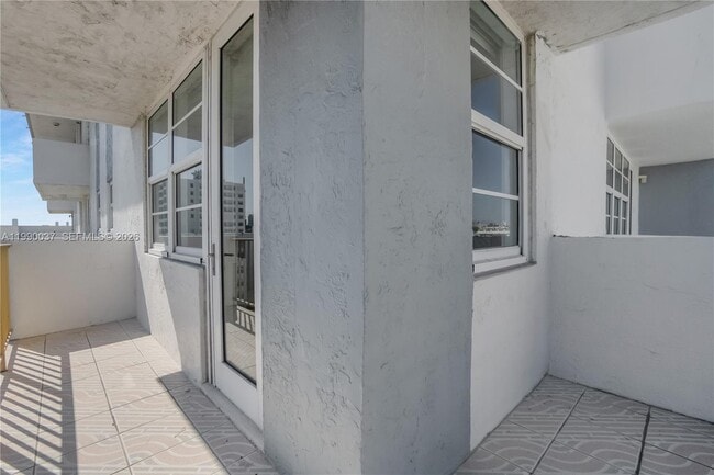 Building Photo - 245 18th St