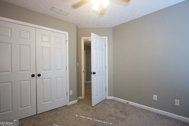 Building Photo - 413 Vista Way