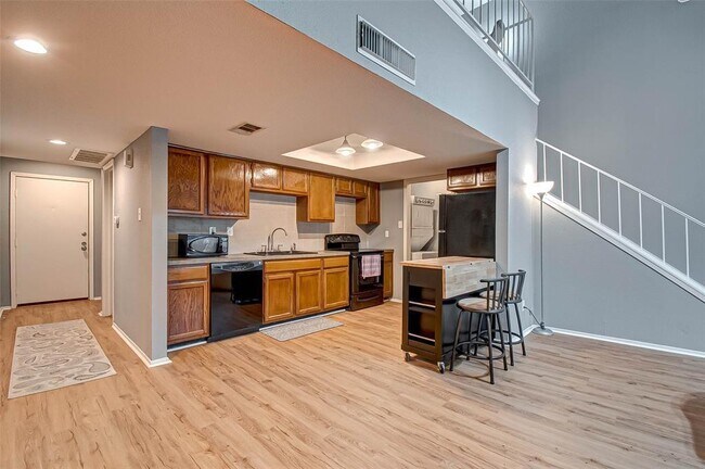 Building Photo - 14777 Wunderlich Dr
