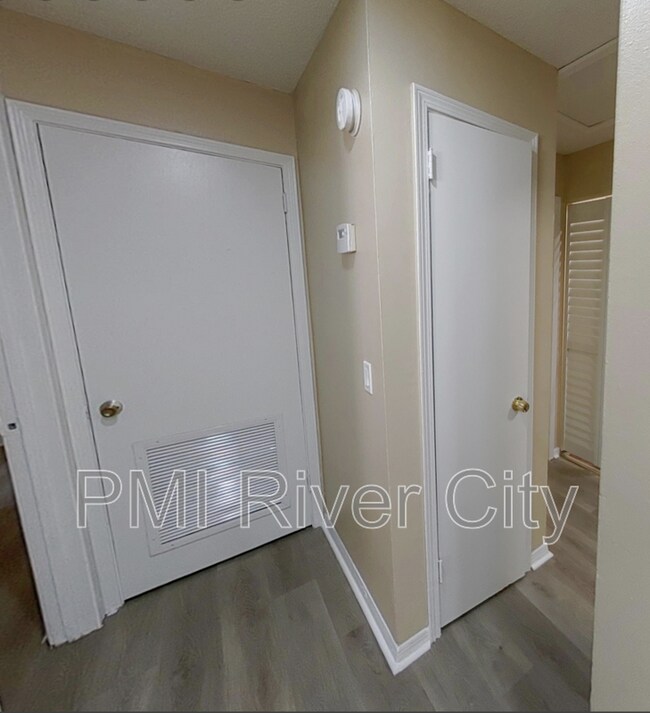 Building Photo - 467 Lombard St