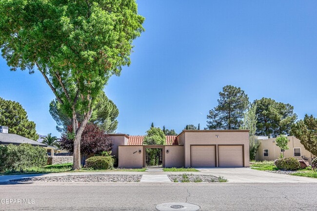 Building Photo - 4945 Vista Grande Cir