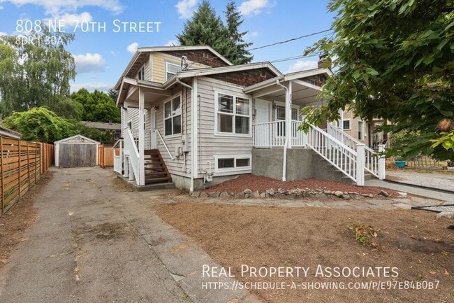 Building Photo - 808 NE 70th St