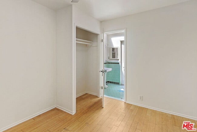 Building Photo - 1448 Angelus Ave