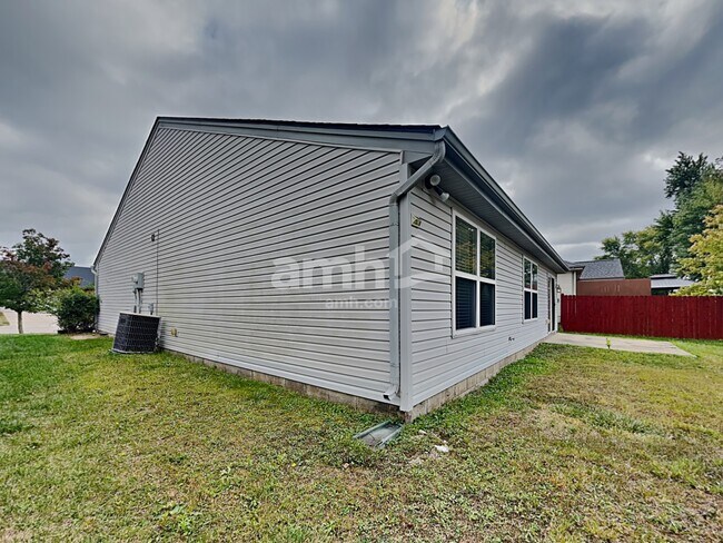 Building Photo - 1015 Meadowsweet Dr