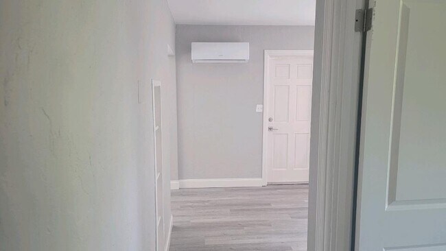 Building Photo - 5512 11th Ave S