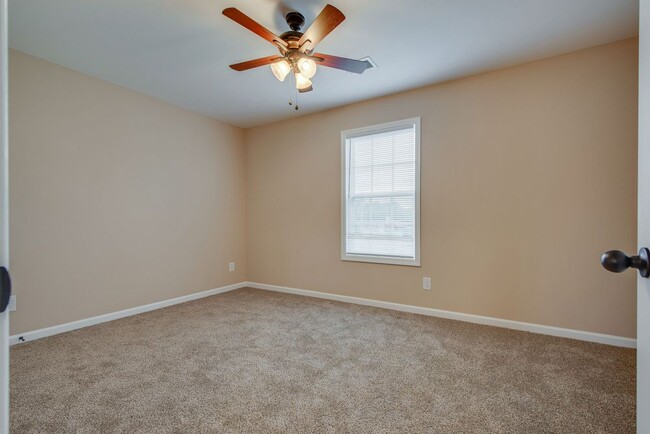 Building Photo - Meadow Ridge Town Homes
