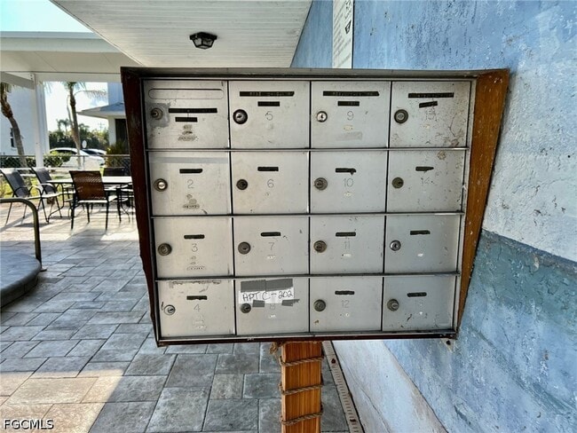 Building Photo - 5024 Chiquita Blvd S