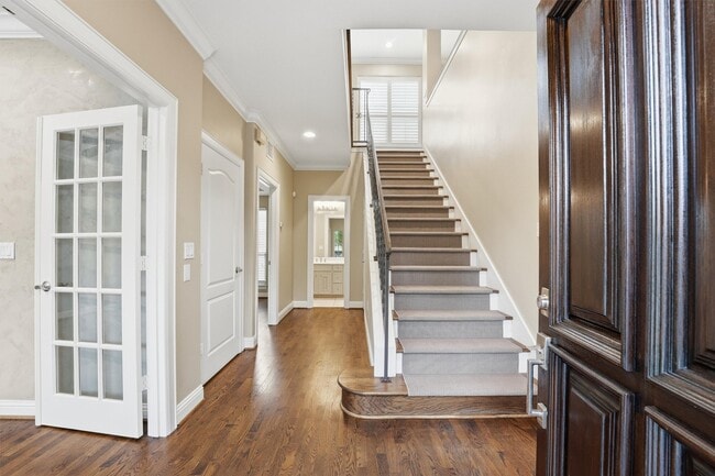 Building Photo - 5523 Crooms St