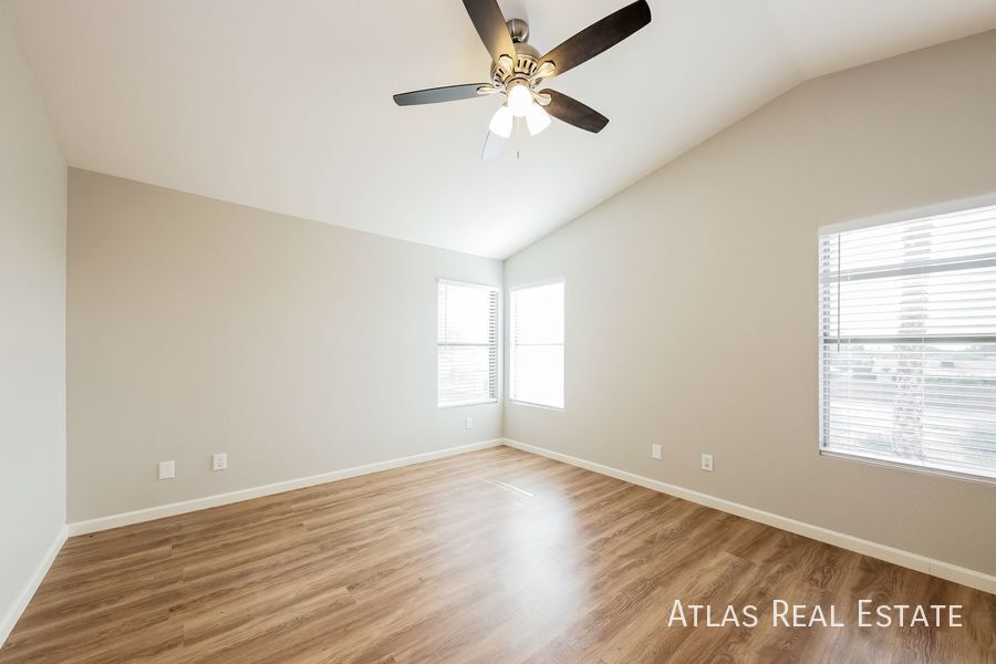 Building Photo - 4929 W Bluefield Ave
