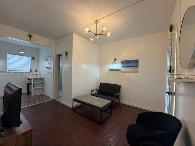 Building Photo - 8420 Byron Ave
