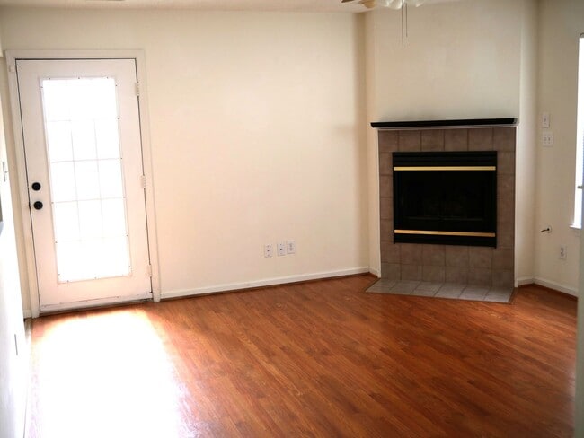 Building Photo - 113 Amelia Ct