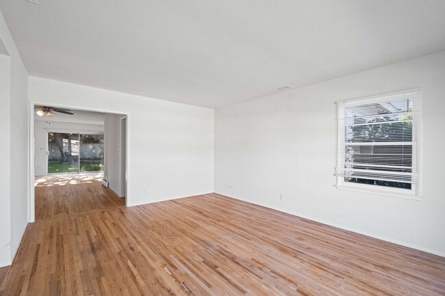 Building Photo - 13218 Lake St