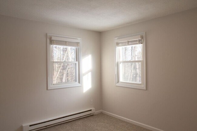 Building Photo - 180 N Main St