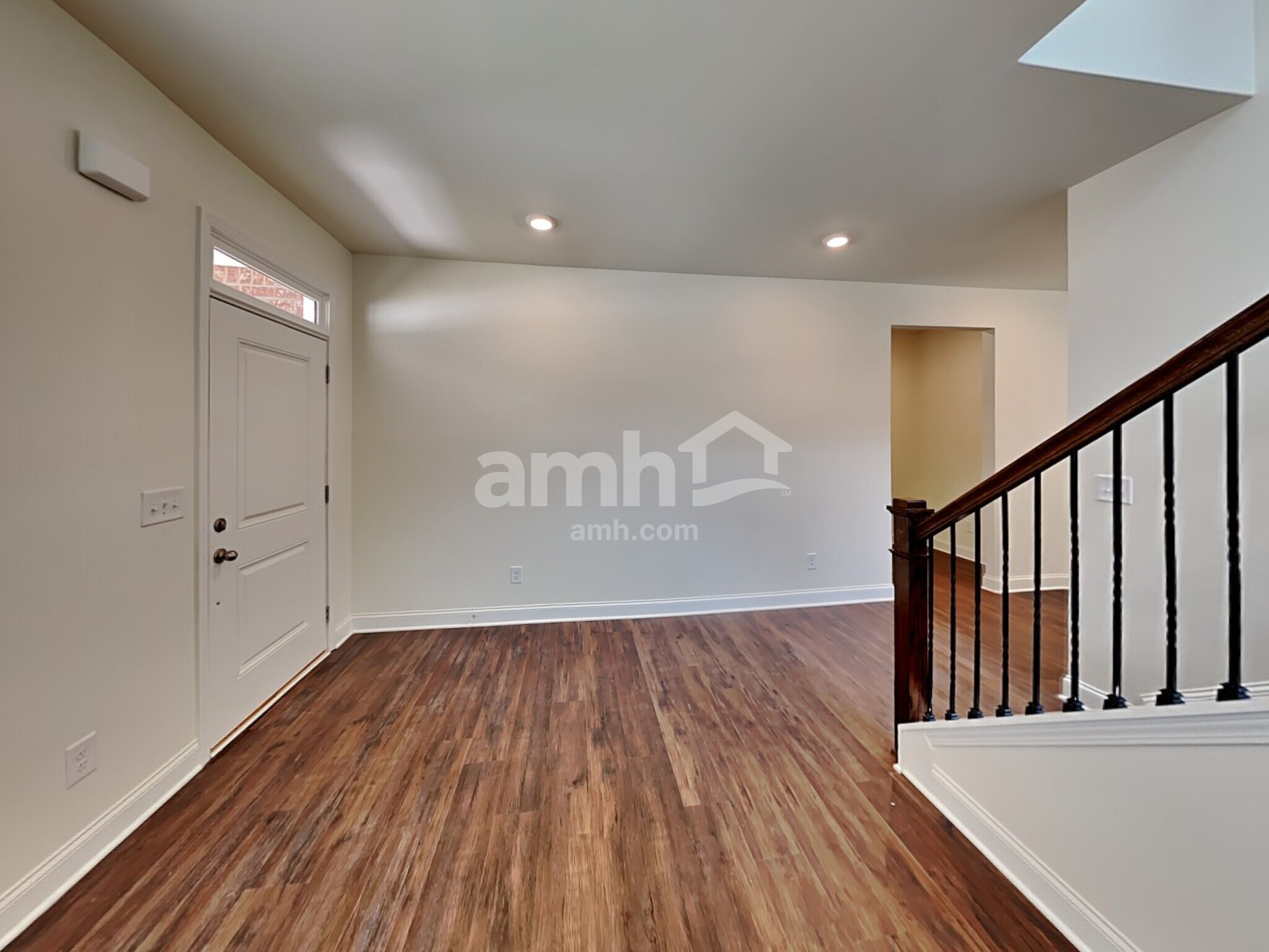 Building Photo - 889 Carnaby Ln