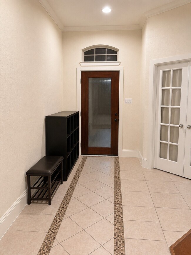 Building Photo - 515 Newington Ln