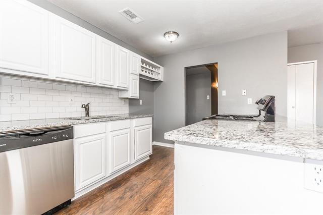 Building Photo - 221 Hardwood Trail