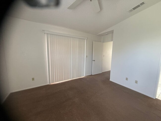 Building Photo - Victorville Home- Nice 2 Bedroom, 2 Bathro...