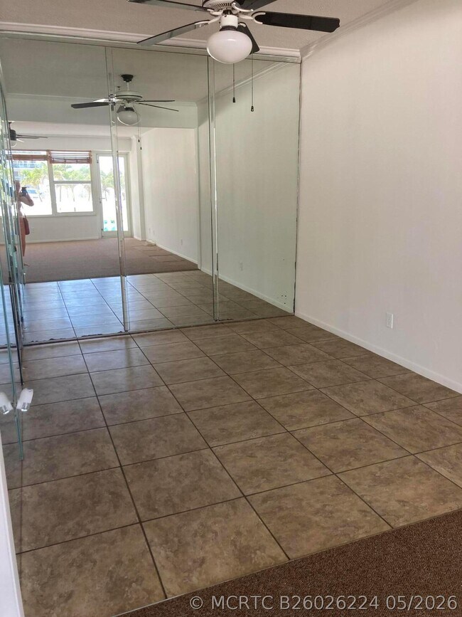Building Photo - 4010 Galt Ocean Dr