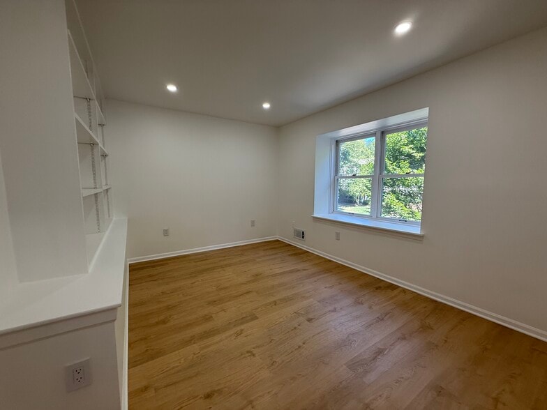 Bedroom 2 - 14 Heritage Dr