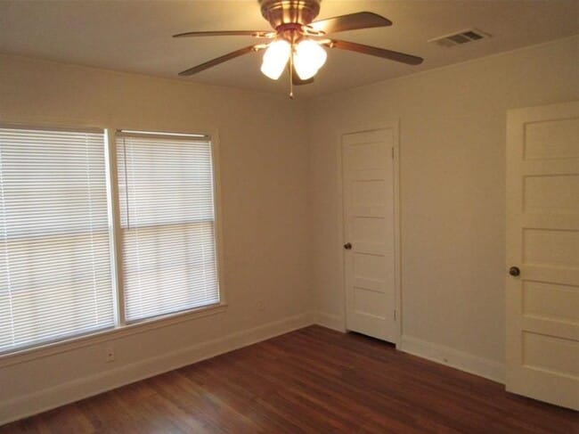 Building Photo - 5501 Montview St
