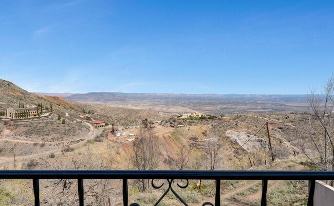 Building Photo - 3 Bedroom 1 Bath Apartment In Jerome conta...
