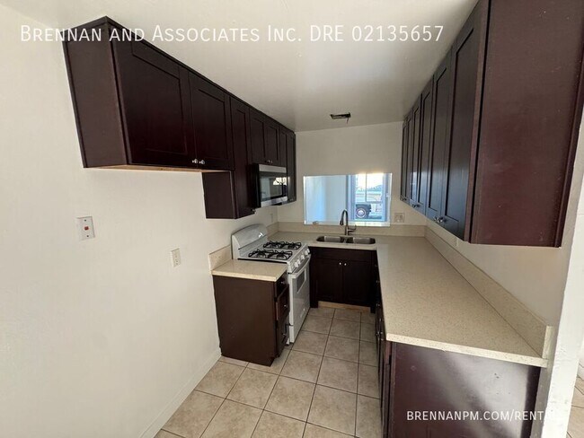 Building Photo - 450 Woodlawn Ave