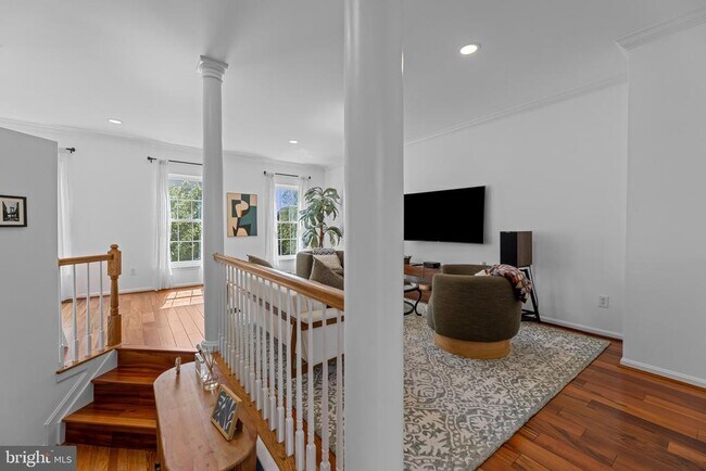 Building Photo - 21622 Monmouth Terrace