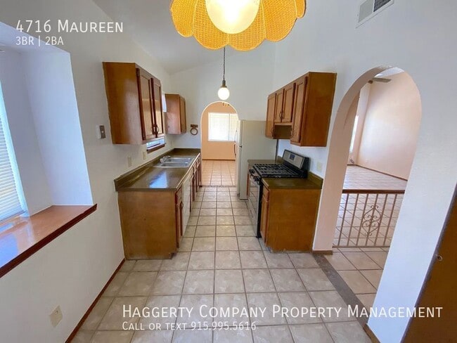 Building Photo - 4716 Maureen-