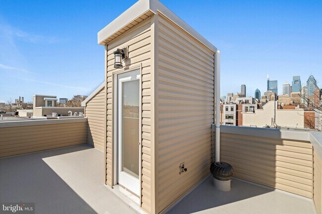 Building Photo - 1017 S Bouvier St