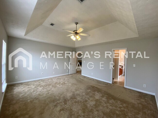 Building Photo - Home for Rent in Montgomery with Fenced in Backyard!!! New LVP Flooring! View with 48 Hours Notic...