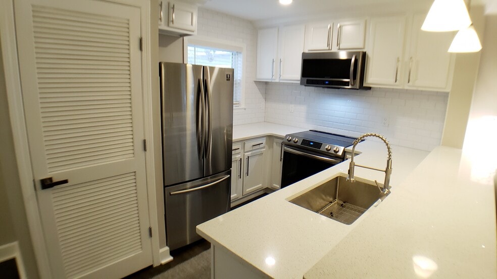 Building Photo - 48 Peachtree Ave NE