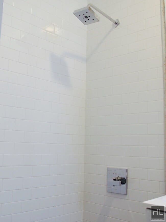 Building Photo - 637 WILSON AVENUE