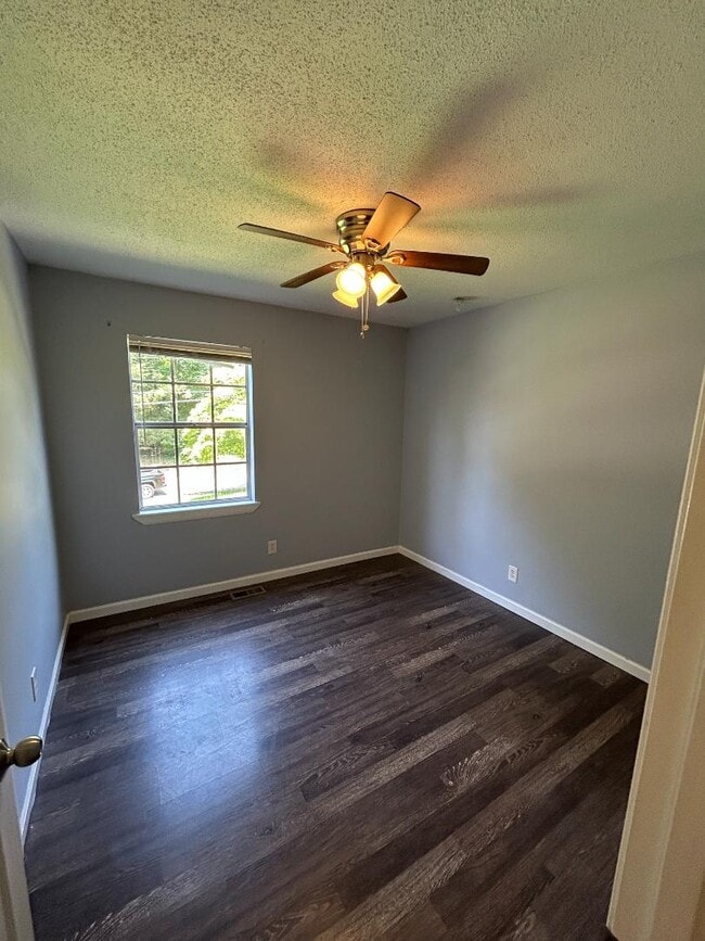 Building Photo - 464 Apache Trail NW