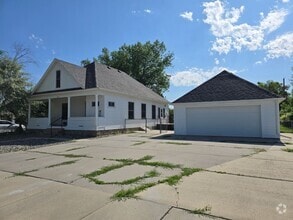 Building Photo - 2 Bed 1 Bath + Garage and Yard