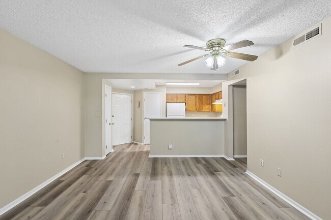 Building Photo - 1065 Acapulco Ct