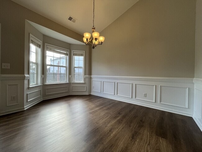 Building Photo - 2004 Helleri Dr