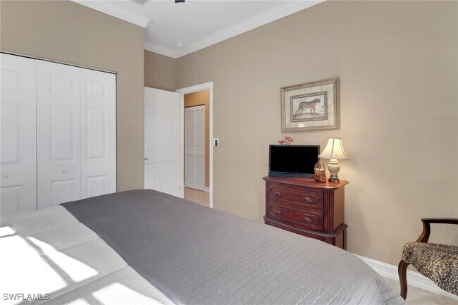 Building Photo - 1664 Tarpon Bay Dr S