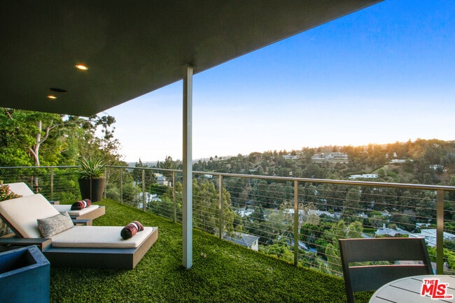 Building Photo - 9416 Beverlycrest Dr