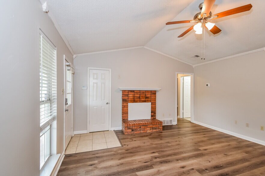 Building Photo - 6845 Dunbarton Dr